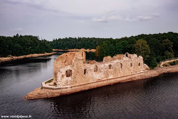 Kokneses viduslaiku pilsdrupas